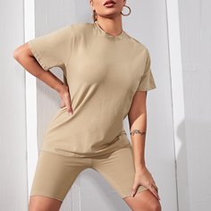 Однотонный топ с круглым воротником и байкерские шорты Shein