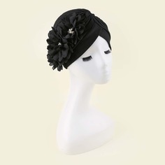 Шапка с цветком и искусственным жемчугом Shein