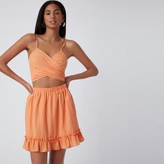 Короткая майка с узлом сзади и юбка Shein