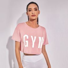 Короткая спортивная футболка с текстовым принтом Shein