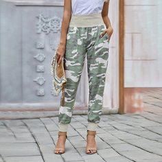 Спортивные брюки с камуфляжным принтом Shein