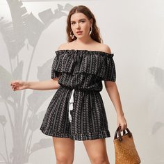 Комбинезон размера плюс с открытыми плечами и цветочным принтом Shein
