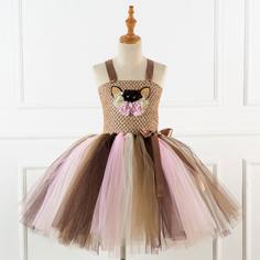 с аппликацией Цветочный принт Очаровательный Нарядное платье для маленьких девочек Shein