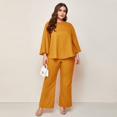 Однотонный топ и расклешенные брюки размера плюс Shein