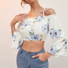Короткая блузка с цветочным принтом Shein