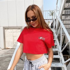 Короткая футболка с принтом рта Shein