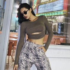 короткая футболка со сборками Shein