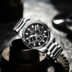 Мужские кварцевые часы с тройным циферблатом и датой Shein
