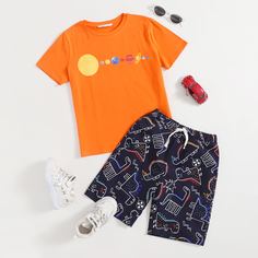 Топ с ботаническим принтом и шорты с мультипликационным рисунком для мальчиков Shein