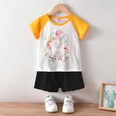 Шорты и футболка с мультипликационным принтом для девочек Shein