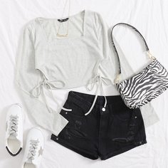 Короткая футболка с квадратным воротником Shein