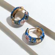 Серьги-кольца с узором цветка Shein