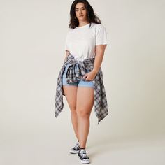 Однотонная футболка размера плюс Shein