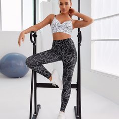 графический принт Спортивный комплектный костюм Shein