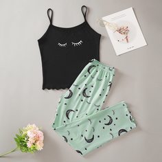 Мультяшный принт милый Пижама Shein