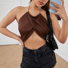 Короткий топ с открытой спиной и цепочкой Shein