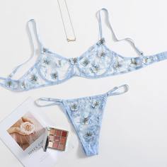 Комплект нижнего белья на косточках с вышивкой размера плюс Shein