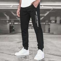 Мужские спортивные брюки на кулиске с текстовым принтом Shein