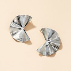 Серьги-гвоздики в геометрической форме Shein