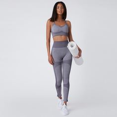 Спортивный бюстгальтер и леггинсы Shein