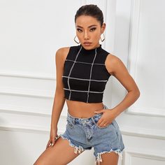 Укороченный топ без рукавов с вышивкой Shein