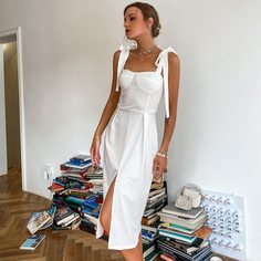 Платье на бретелях с разрезом Shein