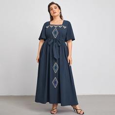 Платье макси размера плюс с квадратным воротником и вышивкой аргайл Shein