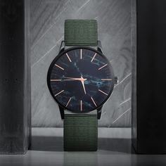 1шт Мужские кварцевые часы с мраморным узором Shein