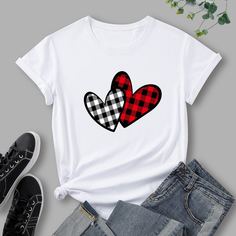 Футболка с принтом сердечка в клетку Shein
