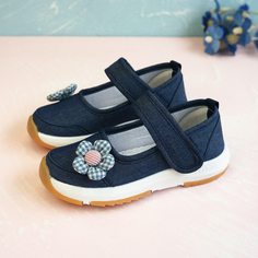 Детские кроссовки Shein