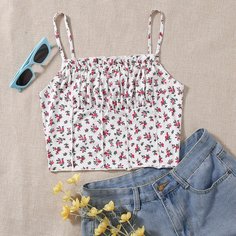 Укороченный топ на подтяжках с оборками и цветочным принтом Shein