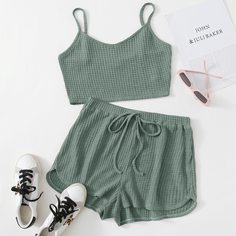 Вязаная короткая майка и шорты с узлом Shein