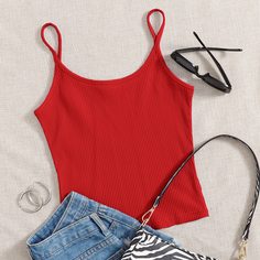 Однотонный трикотажный топ на подтяжках в рубчик Shein