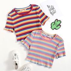 2шт Трикотажная контрастная футболка в полоску для девочек Shein