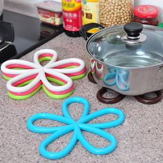 1шт изоляционная подушка в форме цветка Shein