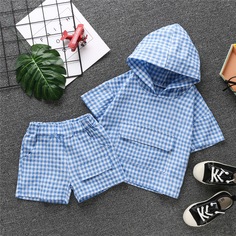 Футболка с капюшоном и шорты в клетку для мальчиков Shein