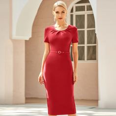 Облегающее платье с поясом и разрезом Shein