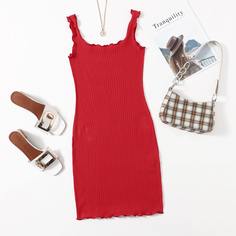 Трикотажное платье с оригинальной отделкой Shein