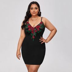 Облегающее платье размера плюс на бретельках с цветочной вышивкой Shein