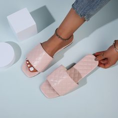 Стеганые сандалии Shein