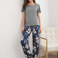 Пижама с цветочным принтом Shein