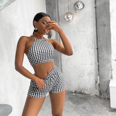 Топ-халтер и шорты в клетку Shein
