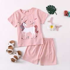 Футболка с принтом единорога и шорты для девочек Shein