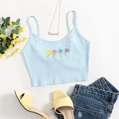 Укороченный топ на подтяжках с цветочной вышивкой Shein