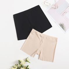 2шт Бесшовные корректирующие шорты Shein