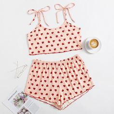 Пижама на бретелях с принтом клубники размера плюс Shein