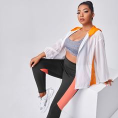 Спортивная куртка размера плюс на молнии с капюшоном Shein