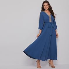 Платье с поясом Shein