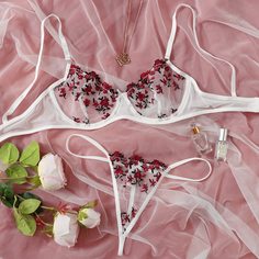 Сетчатый комплект нижнего белья с вышивкой размера плюс Shein