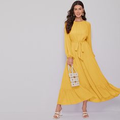Модное платье с оригинальными рукавами Shein
